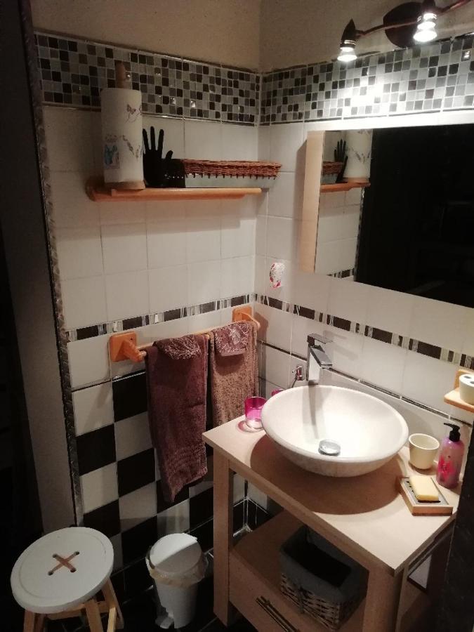 Hotel & Restaurant Le Chalvet 埃姆布能 外观 照片