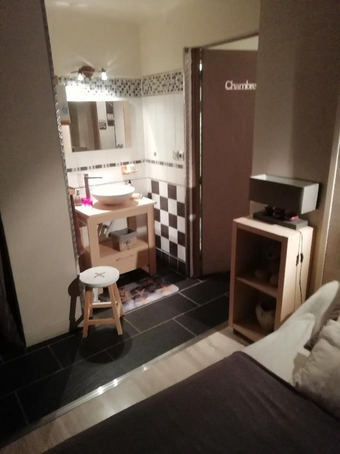 Hotel & Restaurant Le Chalvet 埃姆布能 外观 照片