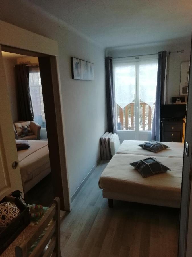 Hotel & Restaurant Le Chalvet 埃姆布能 外观 照片