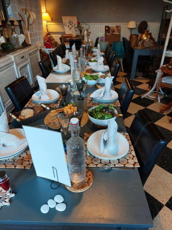 Hotel & Restaurant Le Chalvet 埃姆布能 外观 照片