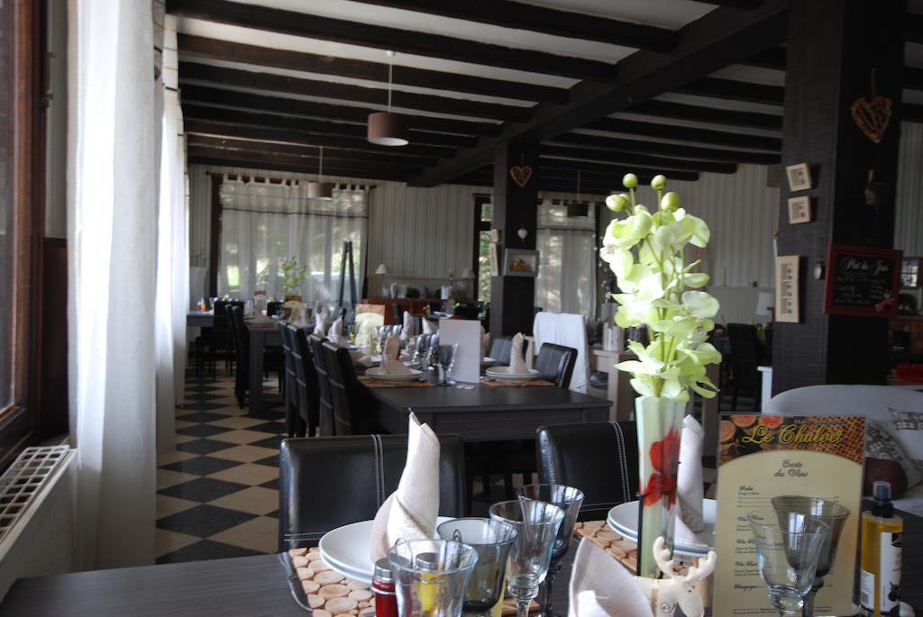 Hotel & Restaurant Le Chalvet 埃姆布能 外观 照片
