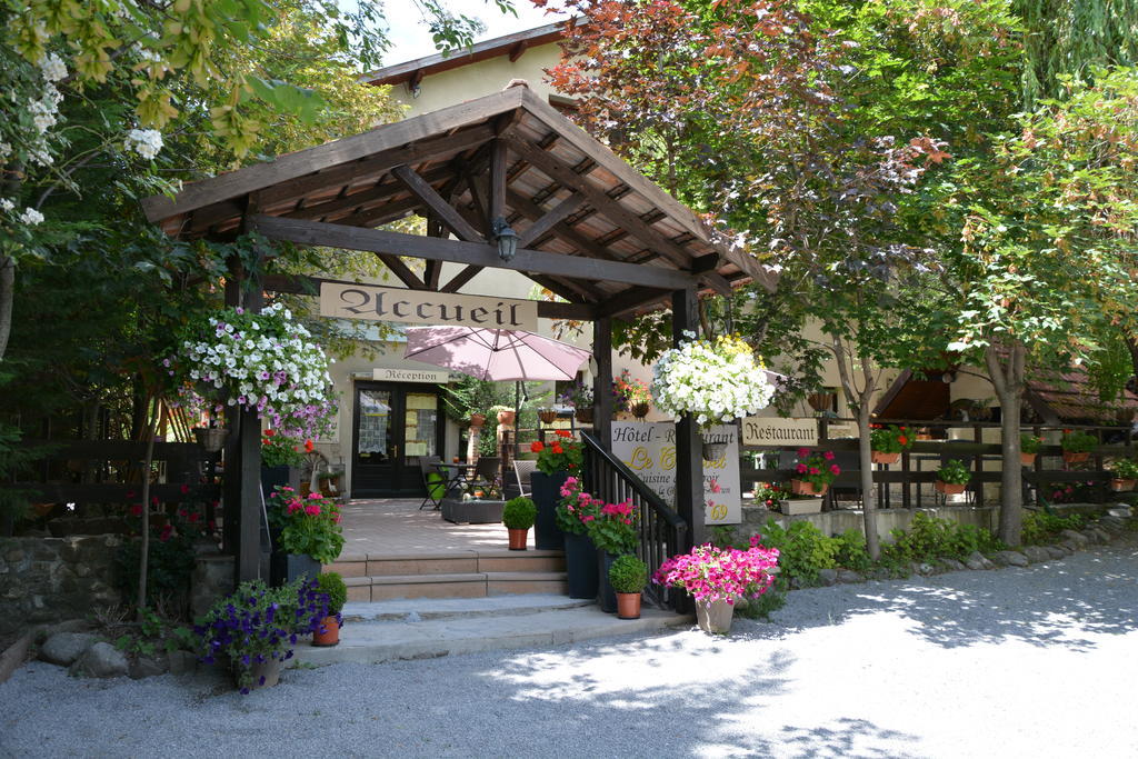 Hotel & Restaurant Le Chalvet 埃姆布能 外观 照片